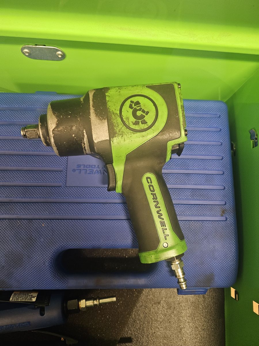 Cornwell 1/2 inch impact + 3/8 and 1/4 inch air rathcets