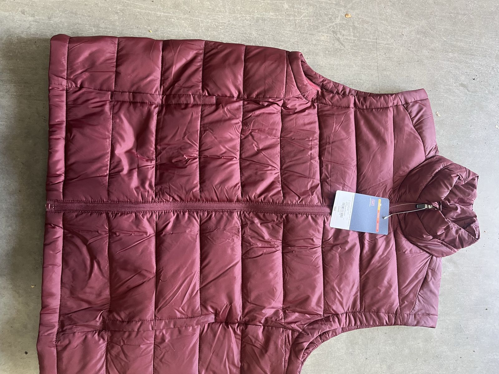 St. John's Bay Men's Autumn Burgundy Lightweight Puffer Vest, Size Large, NWT