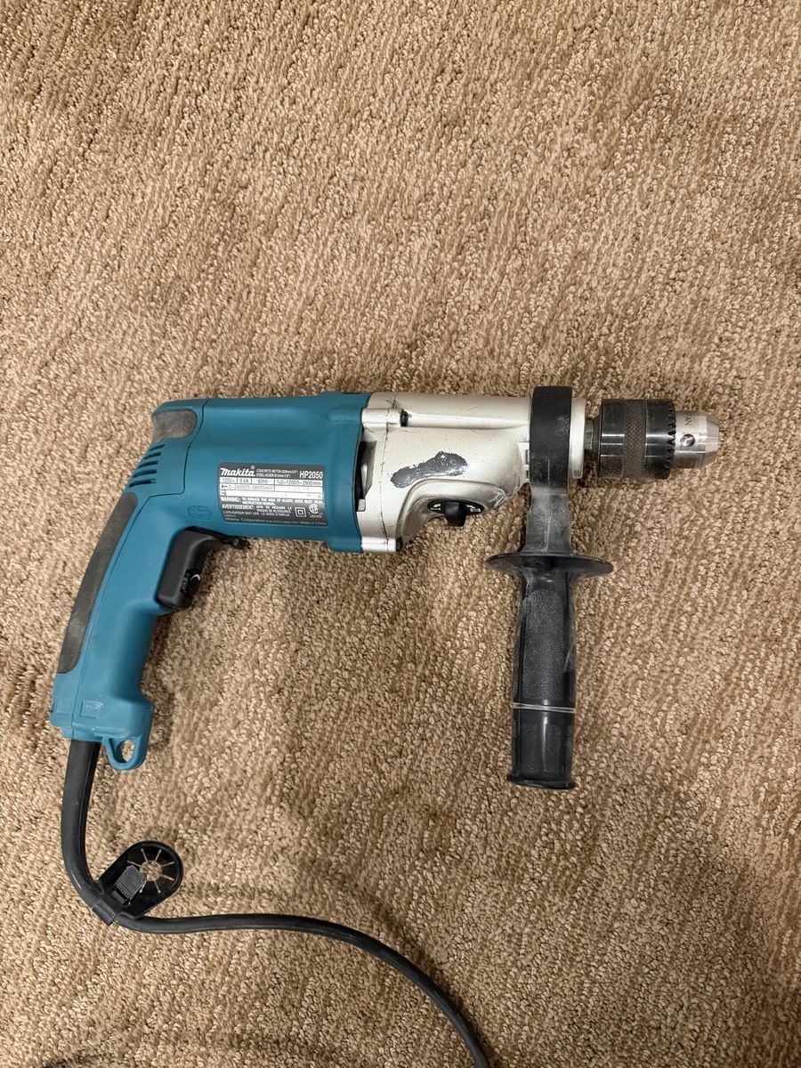 Makita HP2050 3/4" Hammer Drill with Case and Accessories