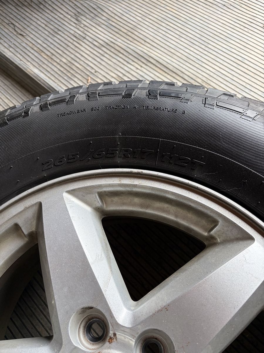 Main image 3