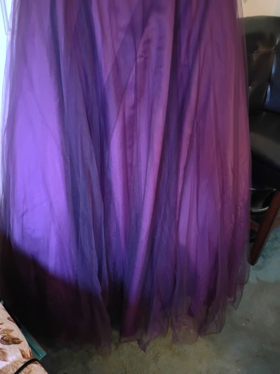 Elegant Purple Formal Dress, Size 26 - Excellent Condition