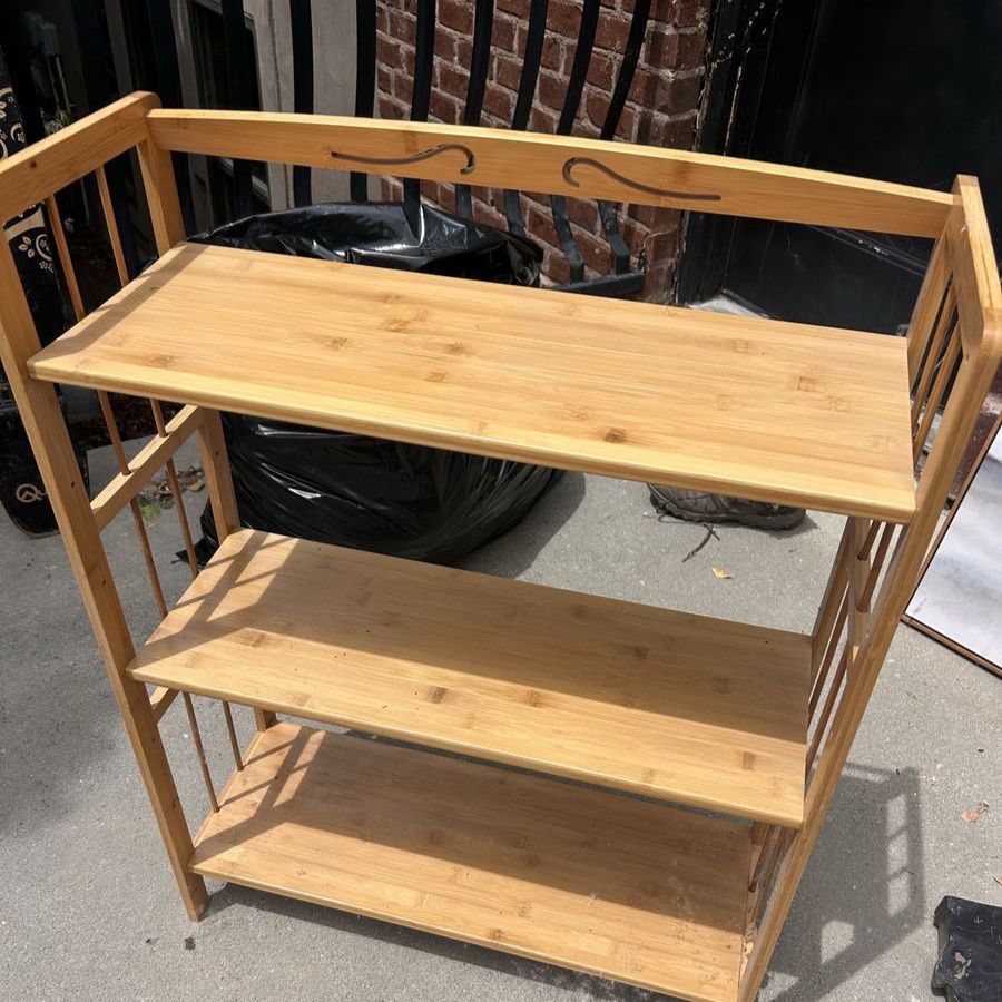 Standing shelf rack