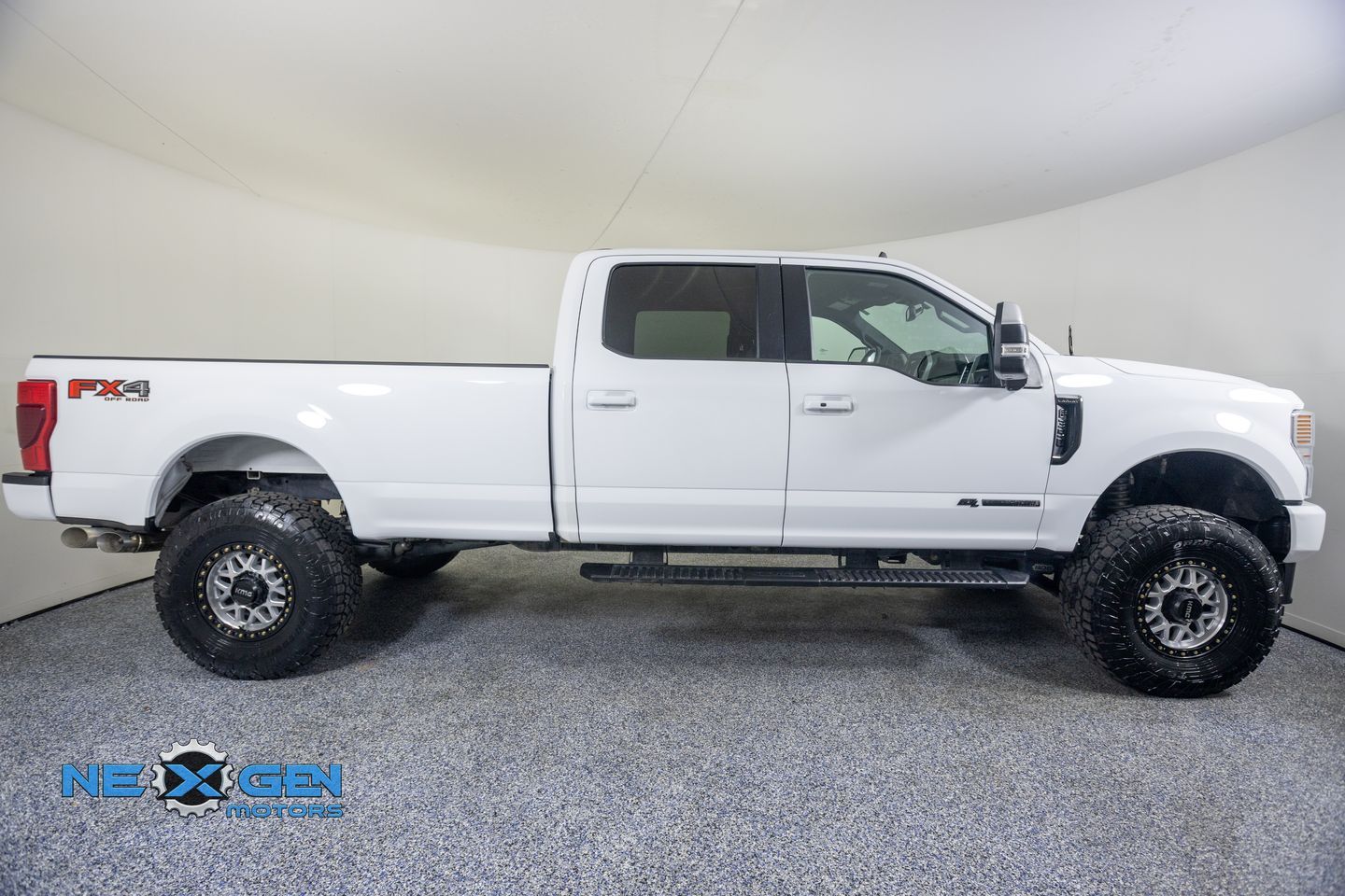 Main image 8