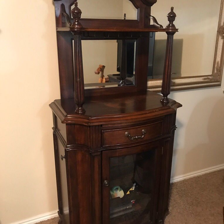 Wine Cabinet