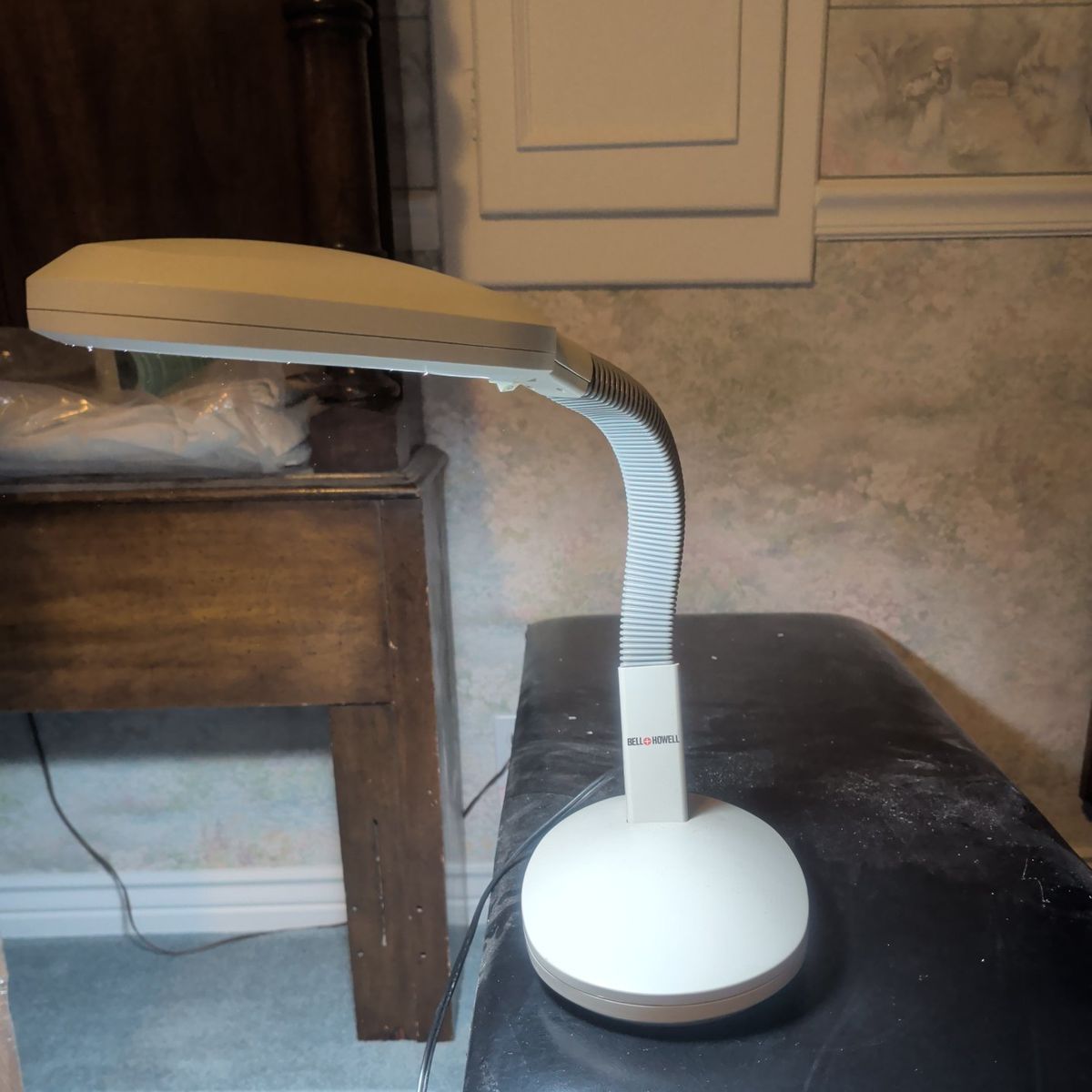 Desk lamp