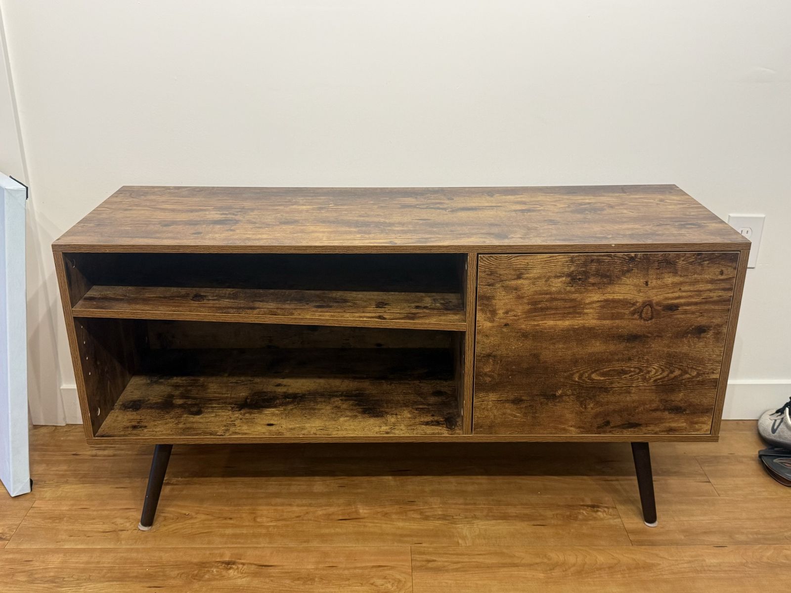 Mid-Century Modern Entertainment Console / Table
