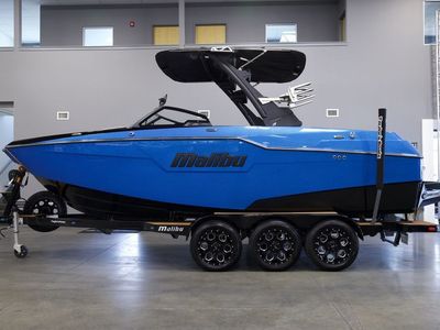 2023 Malibu Boats M220