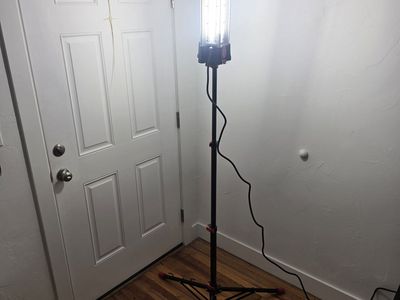 Husky light + universal tripod