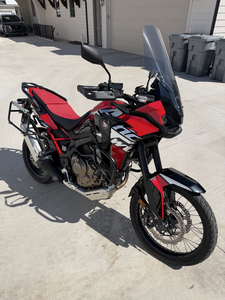 2022 Honda Africa Twin CRF1100 Manual Transmission Adventure Motorcycle with GIVI Panniers