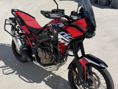 2022 Honda Africa Twin CRF1100 Manual Transmission Adventure Motorcycle with GIVI Panniers