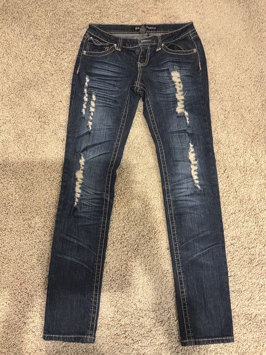 Women’s jeans closet cleanout, 4 pairs total. Selling individually or take all for a discount.
