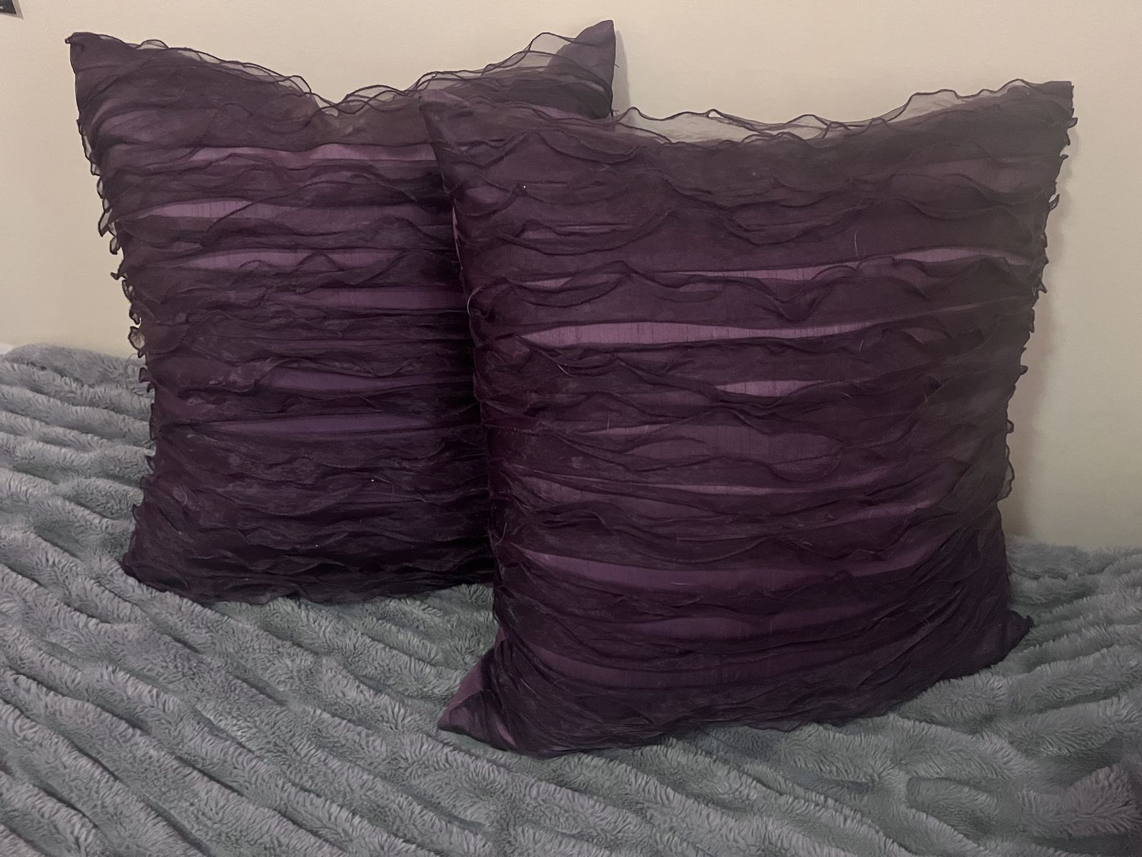 Throw pillows set of 2