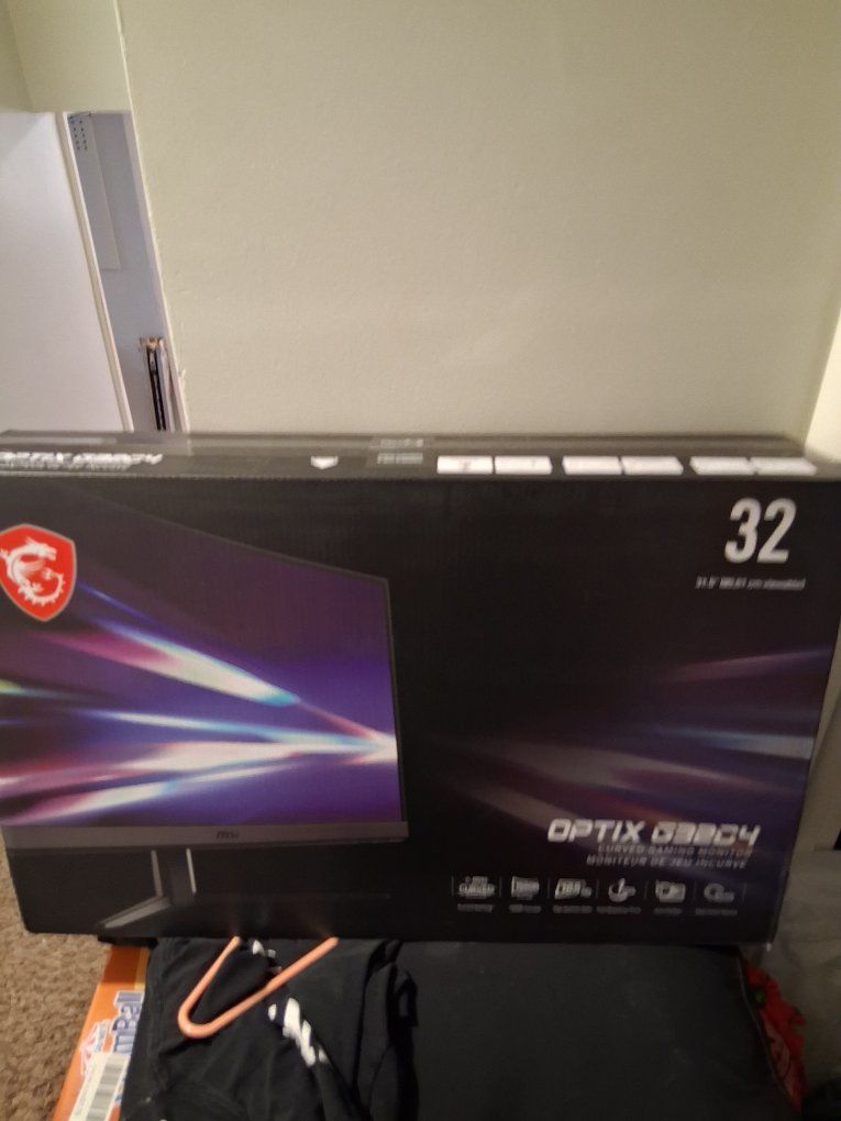 gaming computer and curved monitor