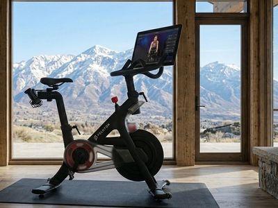Peloton Indoor Cycling Bike (Original Model) – Touchscreen, Excellent Condition