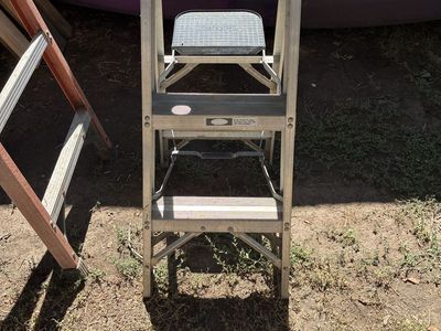 Louisville Aluminum Step Ladder