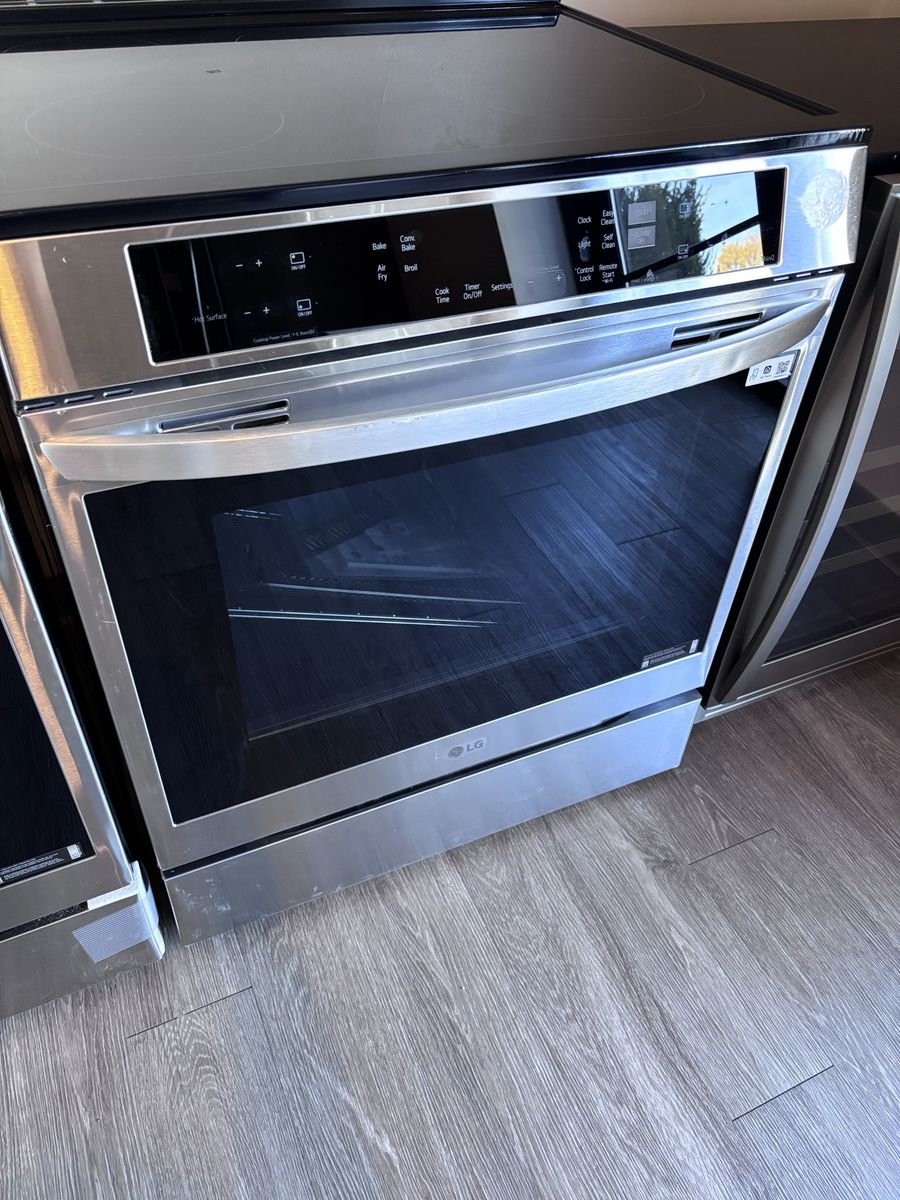 New LG Induction Convection Range W/Air Fry