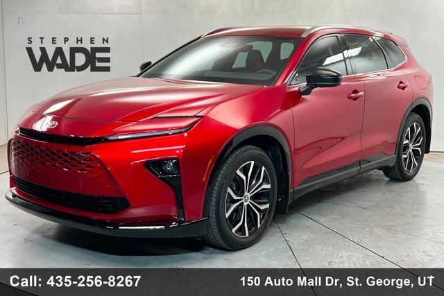 2025 Toyota Crown Signia XLE