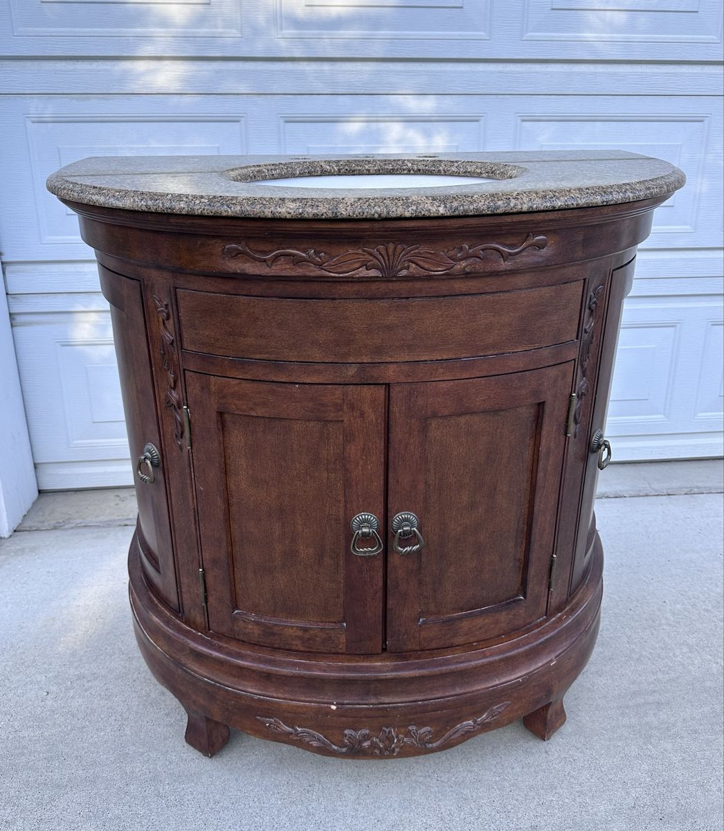 Bathroom vanity