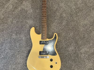 Fender Squire Stratosonic