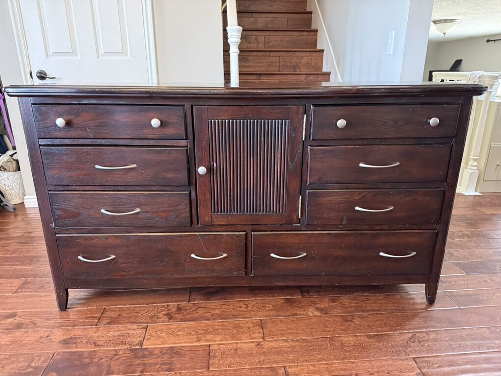6 Drawer Dresser