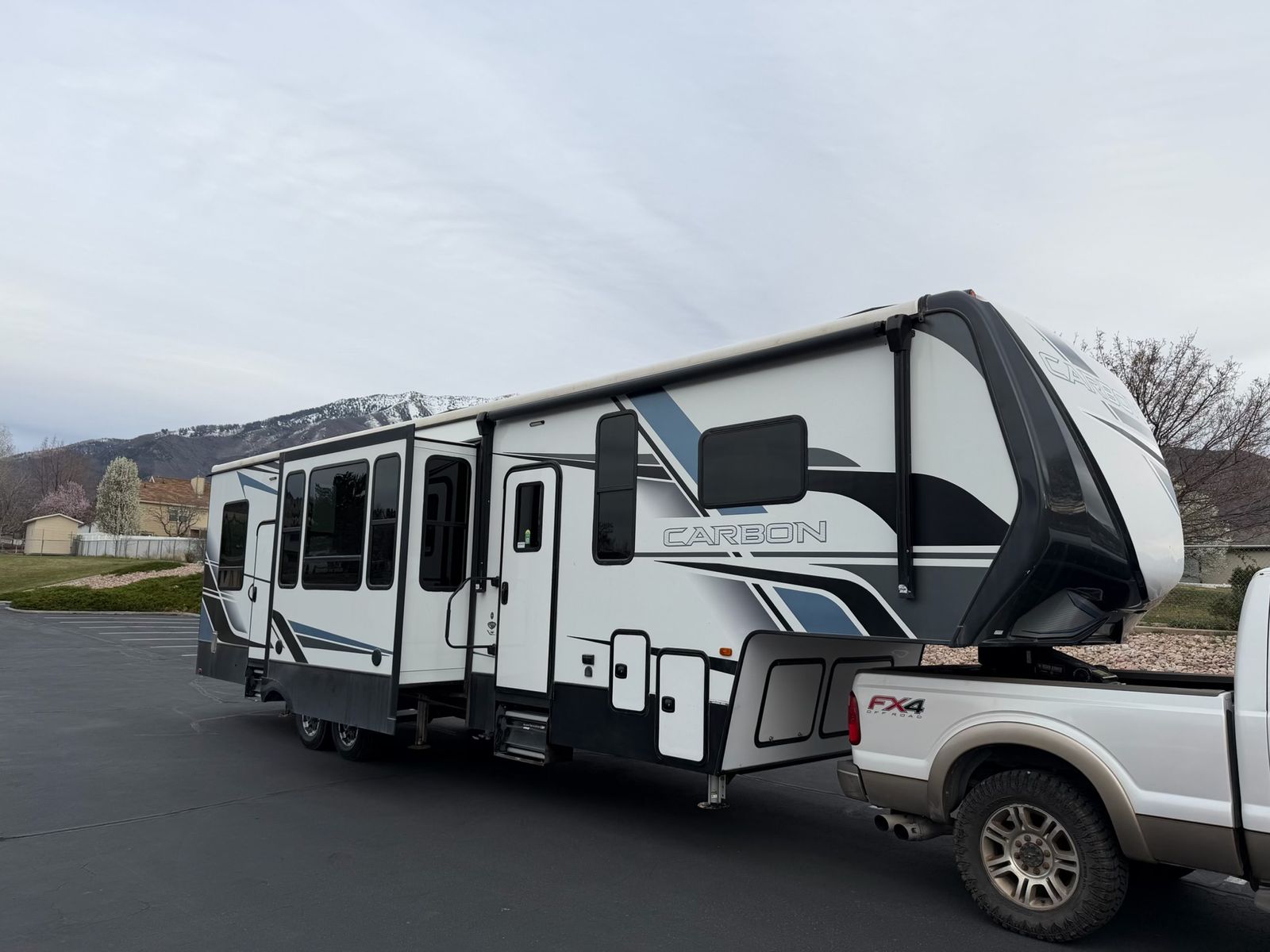 2021 Keystone Carbon 348