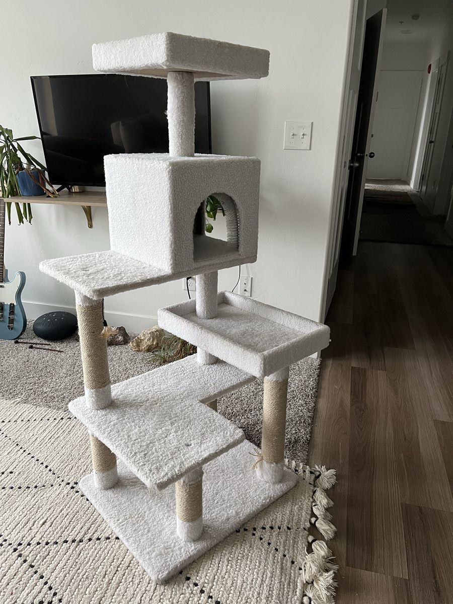 Large Multi-Tier Cat Tree - White Carpet with Scratching Posts and Condo