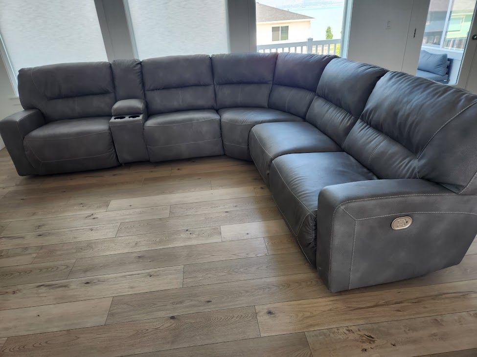 Large Gray 6-Piece Sectional Sofa with Reclining Seats & Cupholders - Excellent Condition