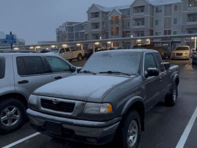 2000 MAZDA B B4000 SE