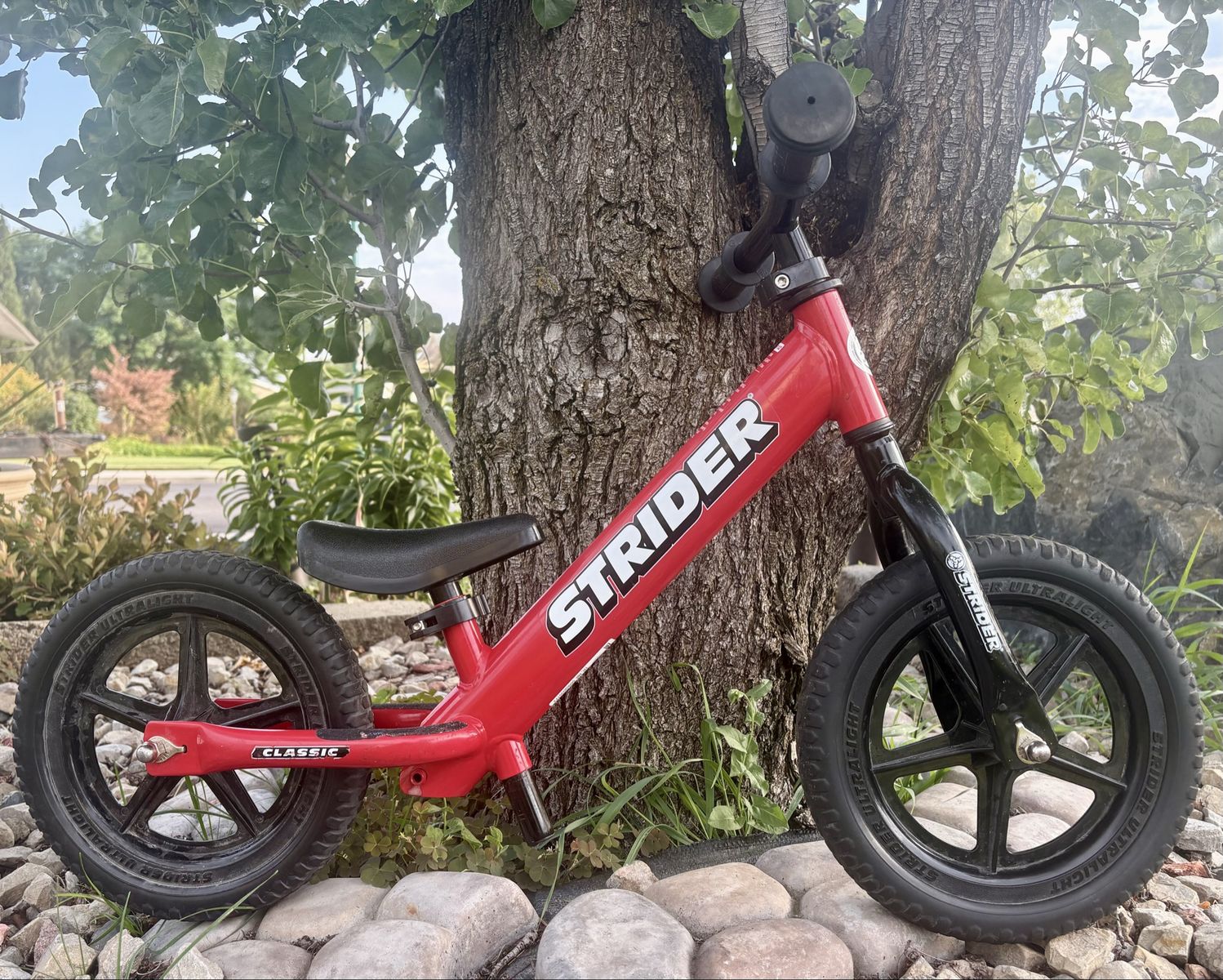 12” Strider Balance bike excellent condition