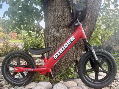 12” Strider Balance bike excellent condition