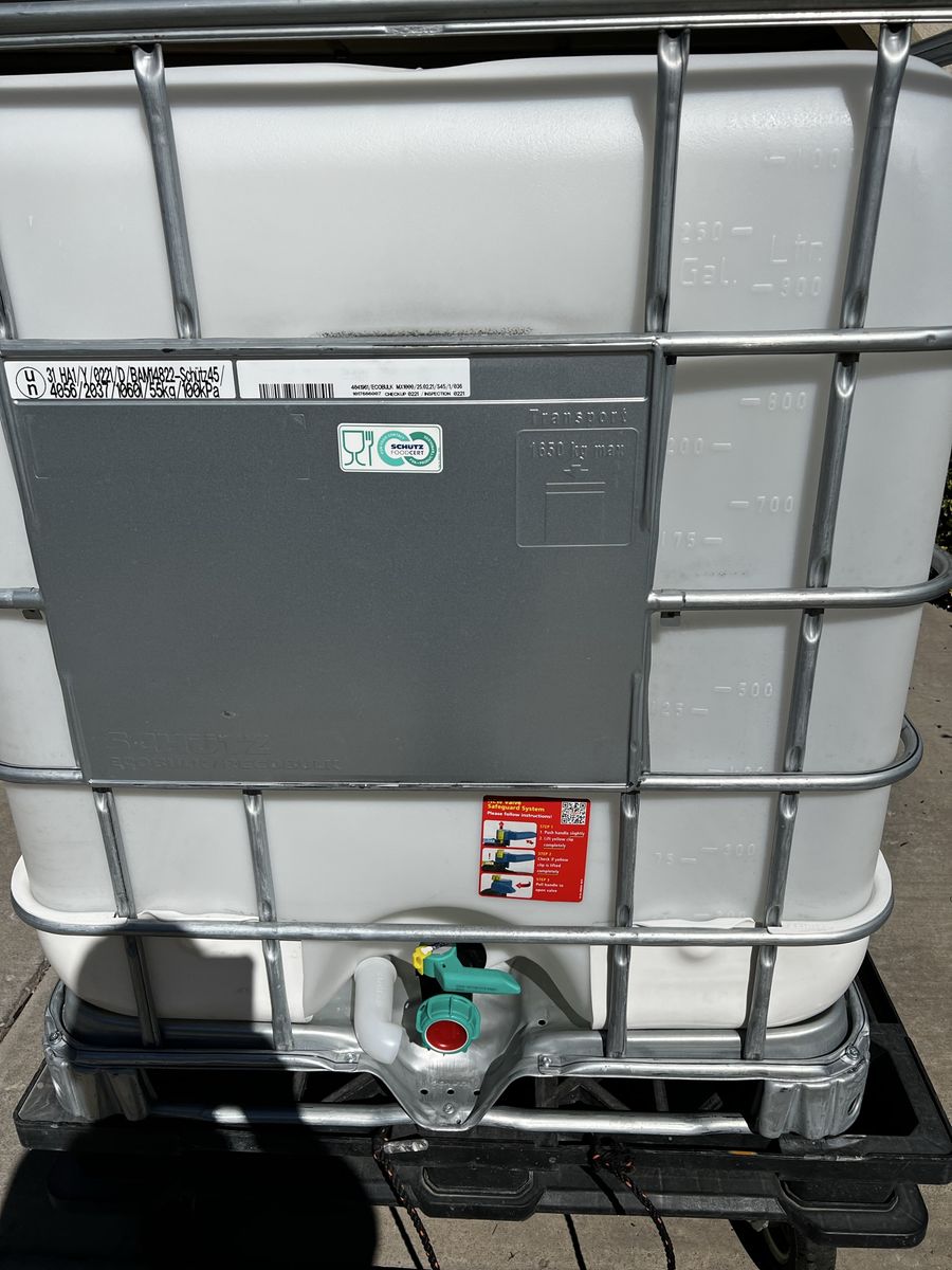 275 gallons water tank