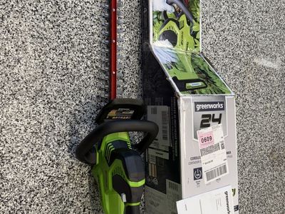 Greenworks 24V Cordless Hedge Trimmer 22-inch Dual Action Blade 2029202 (Tool Only)