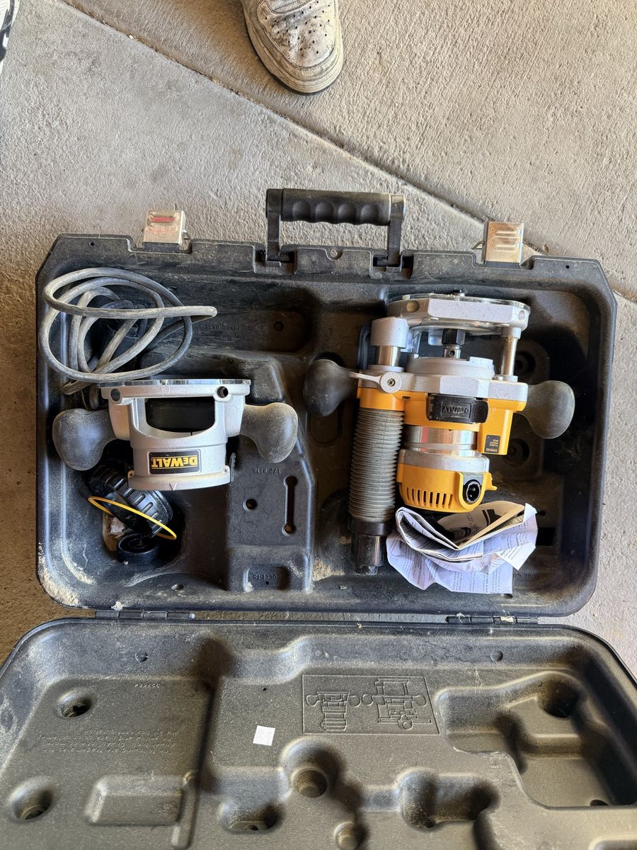 DEWALT Fixed and Plunge Base Router Kit with Hard Case