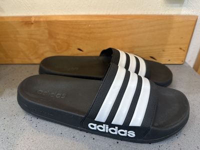 Men’s Boy’s Adidas Slides Sz 10