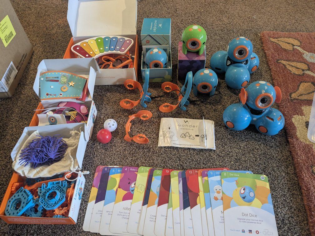 Wonder Workshop Dash and Dot plus accessories