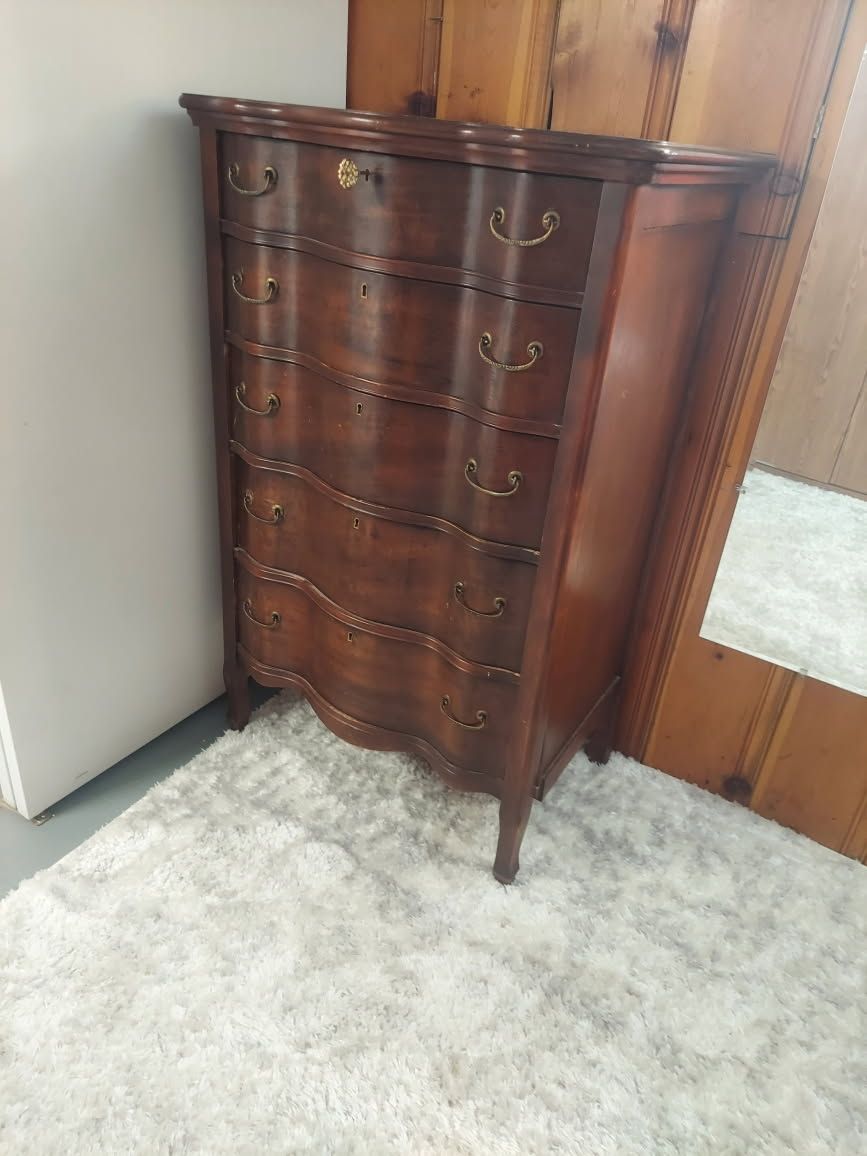 Vintage Wooden Dresser with 5 Drawers and Brass Hardware