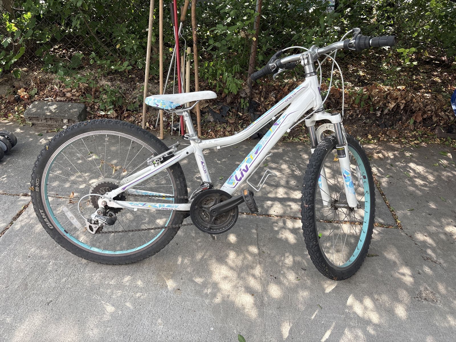 Liv Areva Kids' Mountain Bike - White/Purple/Blue, Geared, Front Suspension