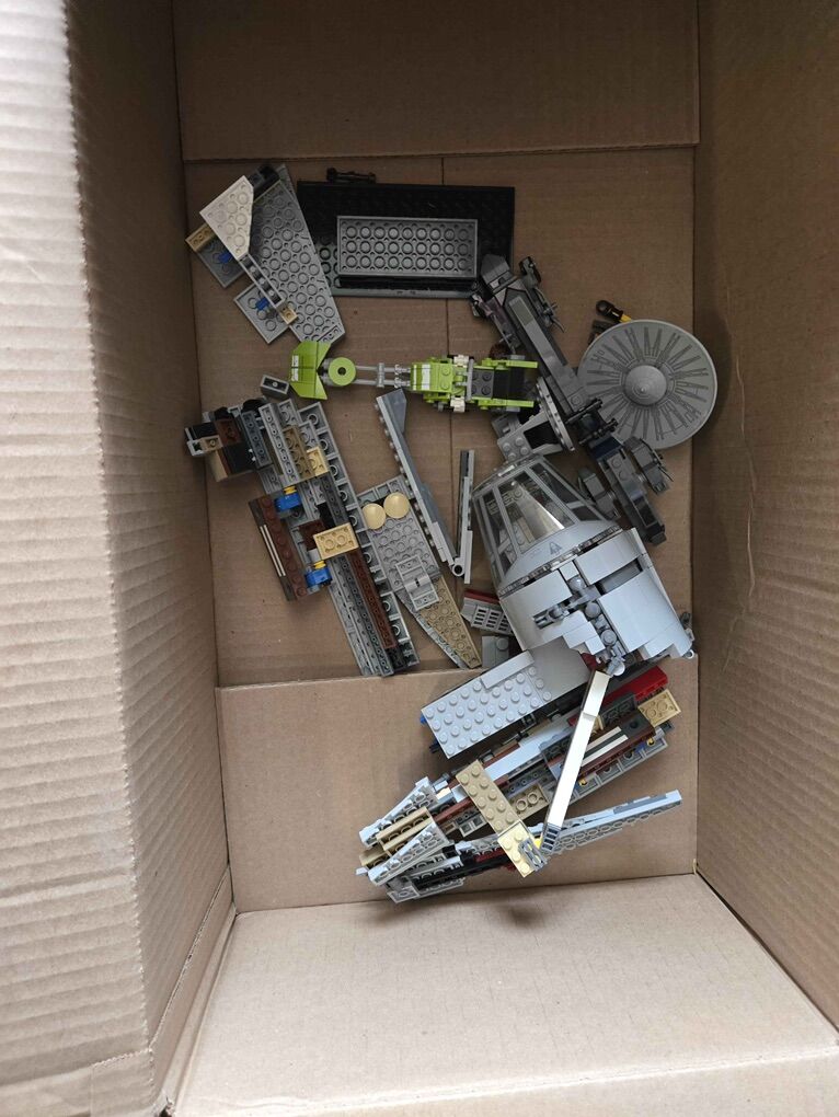 Lego Starwars Ucs Millennium Falcon 75192 $500 OBO