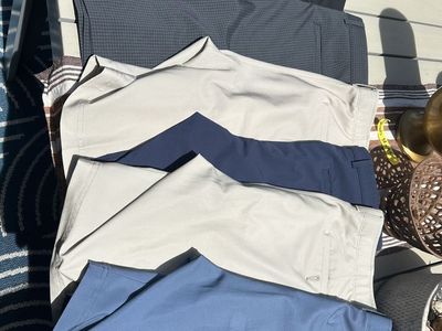 MENS 32 SHORT 9.5 INSEAM $10 EACH