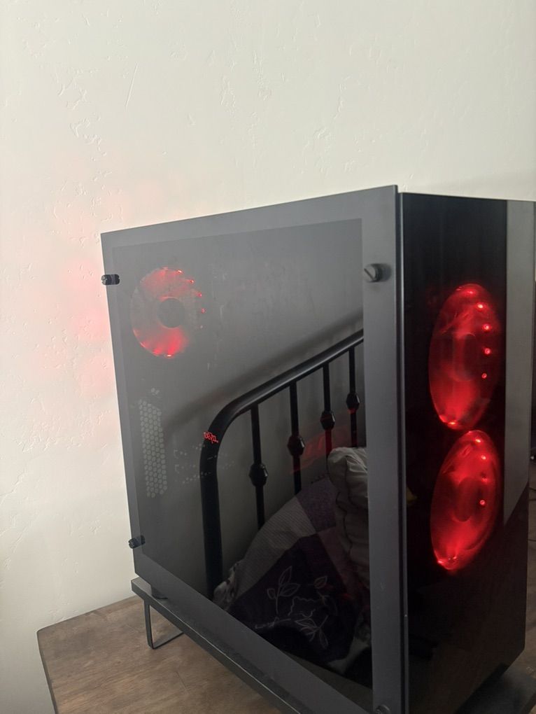 Gaming PC RX 580, 8GB, i5, 7500, 16GB Ram, SSD+HDD