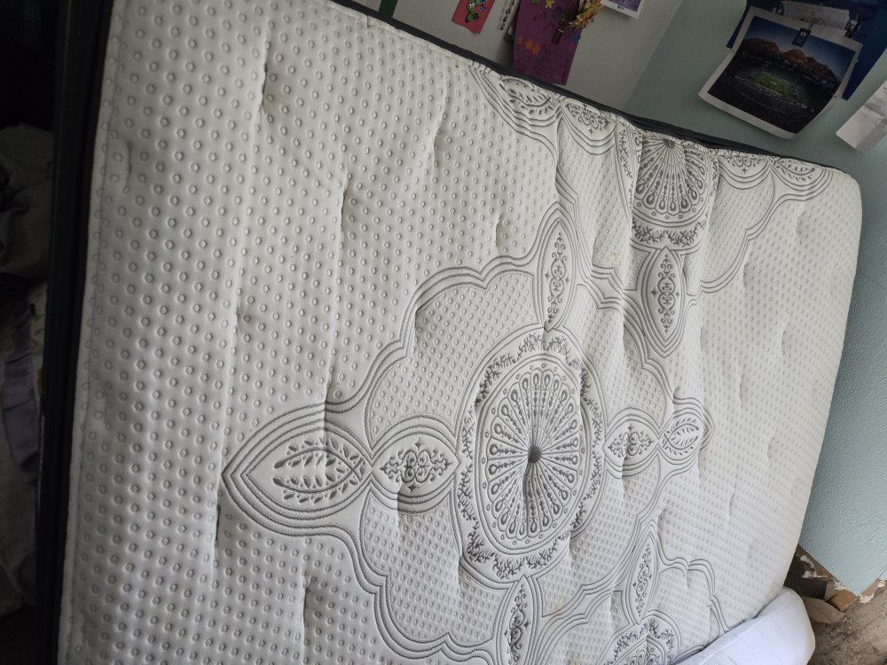 Queen mattress
