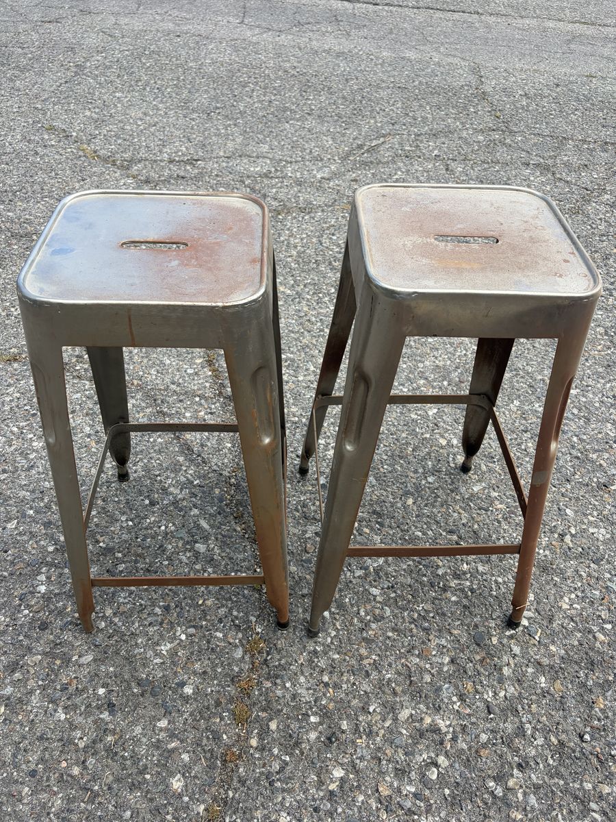 2 Metal Stools