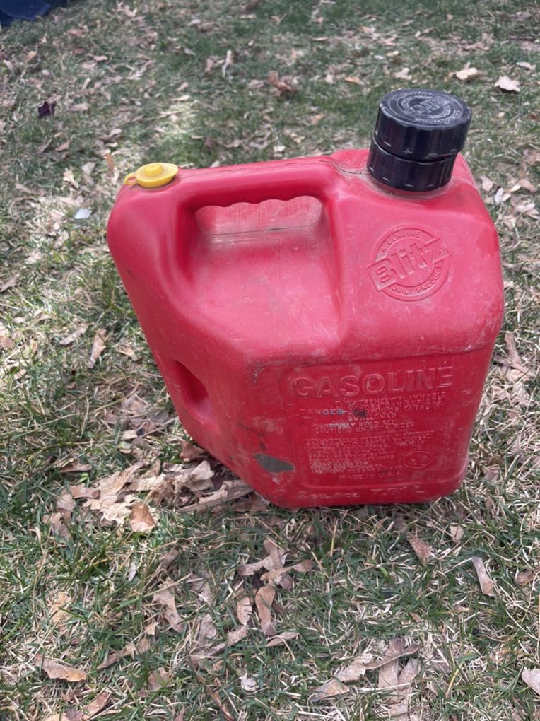 BlitZ 2 GalloN Gas Can