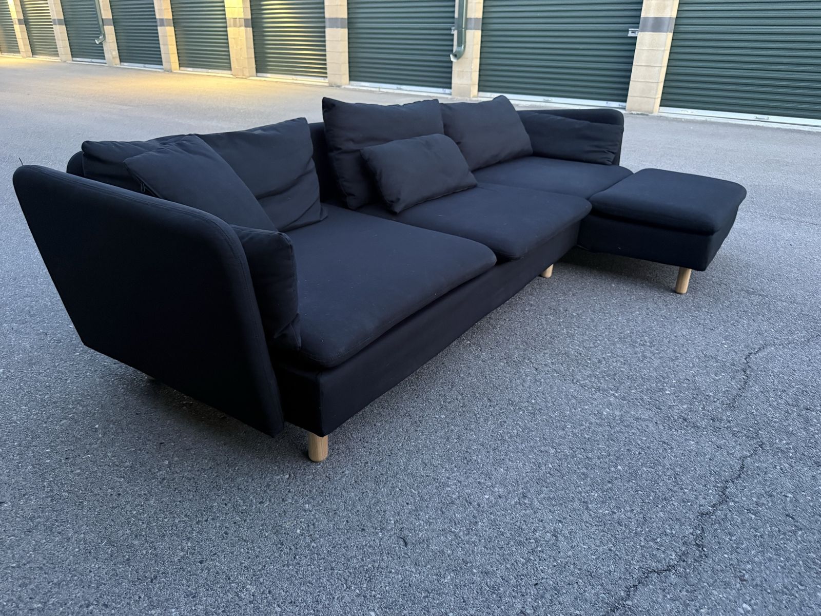Nice comfy sectional-will deliver