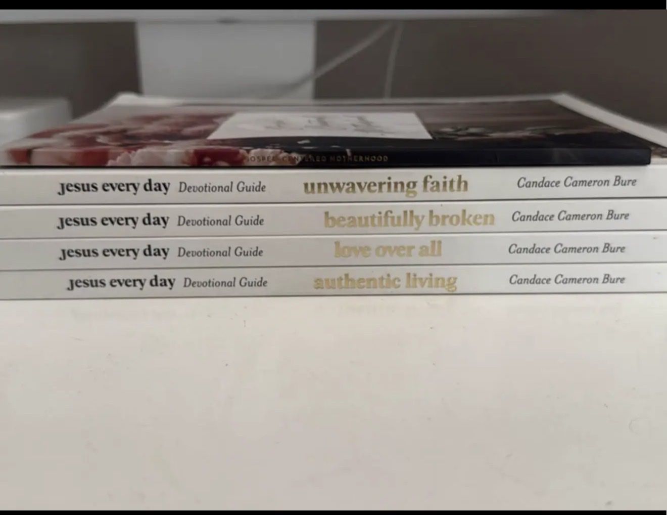 Jesus Every Day Devotional Guide Set