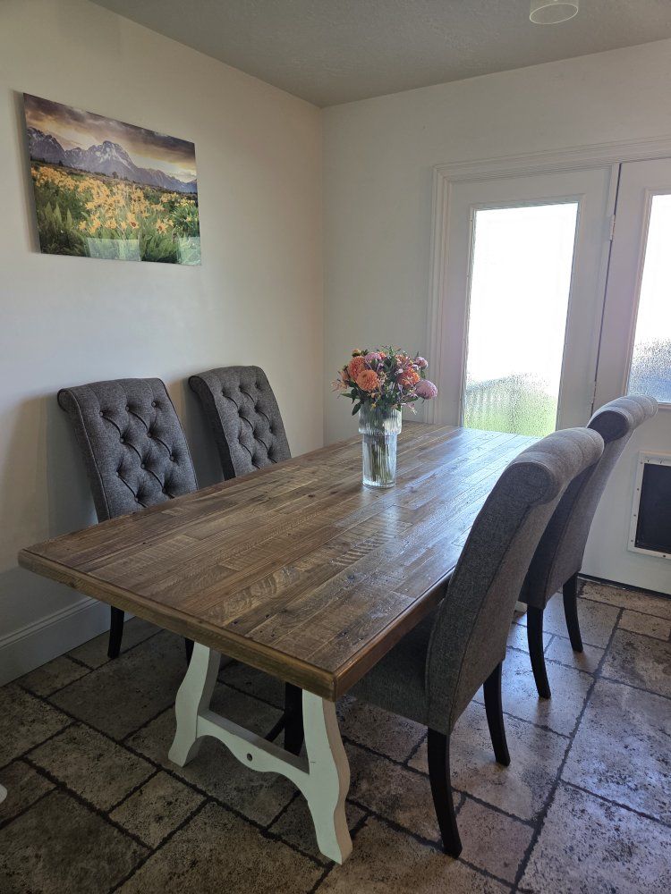 Rustic Farmhouse Dining Table with 4 Upholstered Tufted Chairs - Distressed Wood Top & White Base