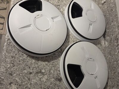 Automatic animal feeders 3 for 20