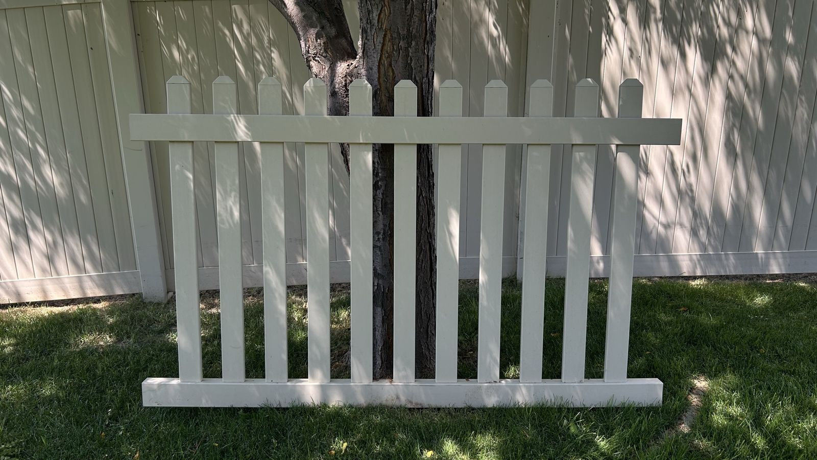 Vinyl Picket Fencing