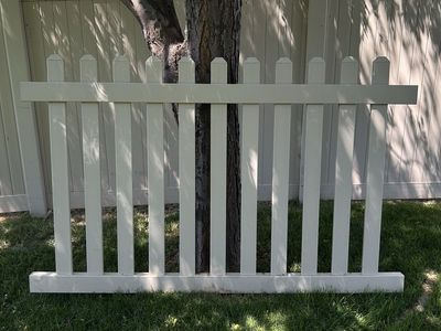 Vinyl Picket Fencing