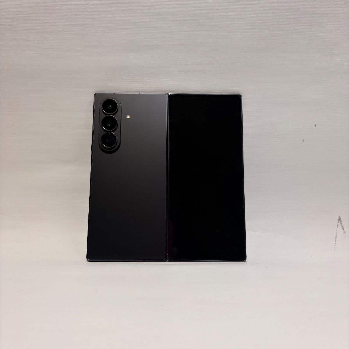 Main image 3